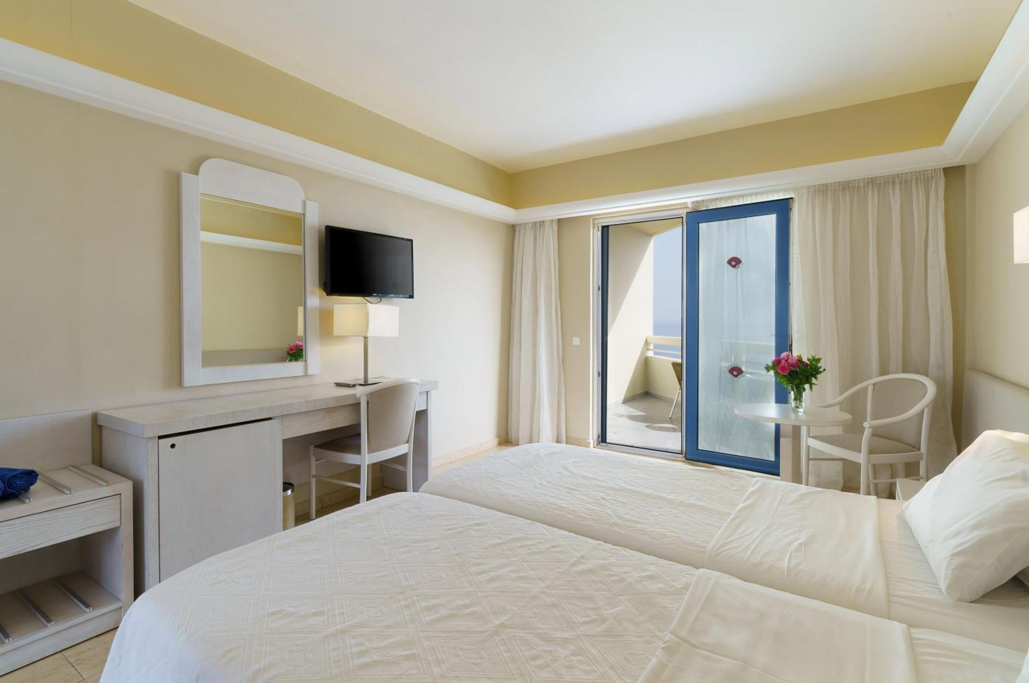 Pearl Beach Ретимно Номер фото