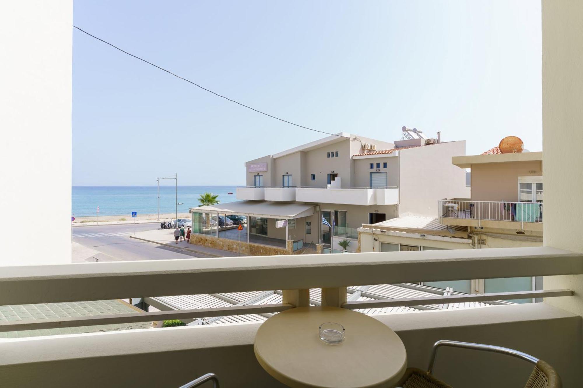 Pearl Beach Ретимно Номер фото