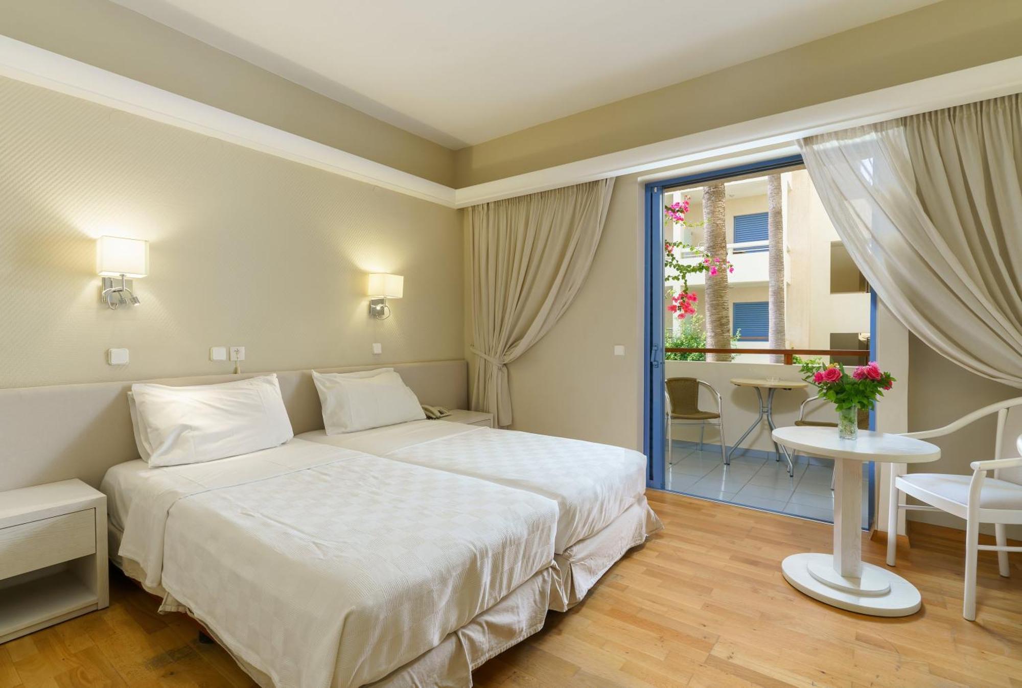 Pearl Beach Ретимно Номер фото